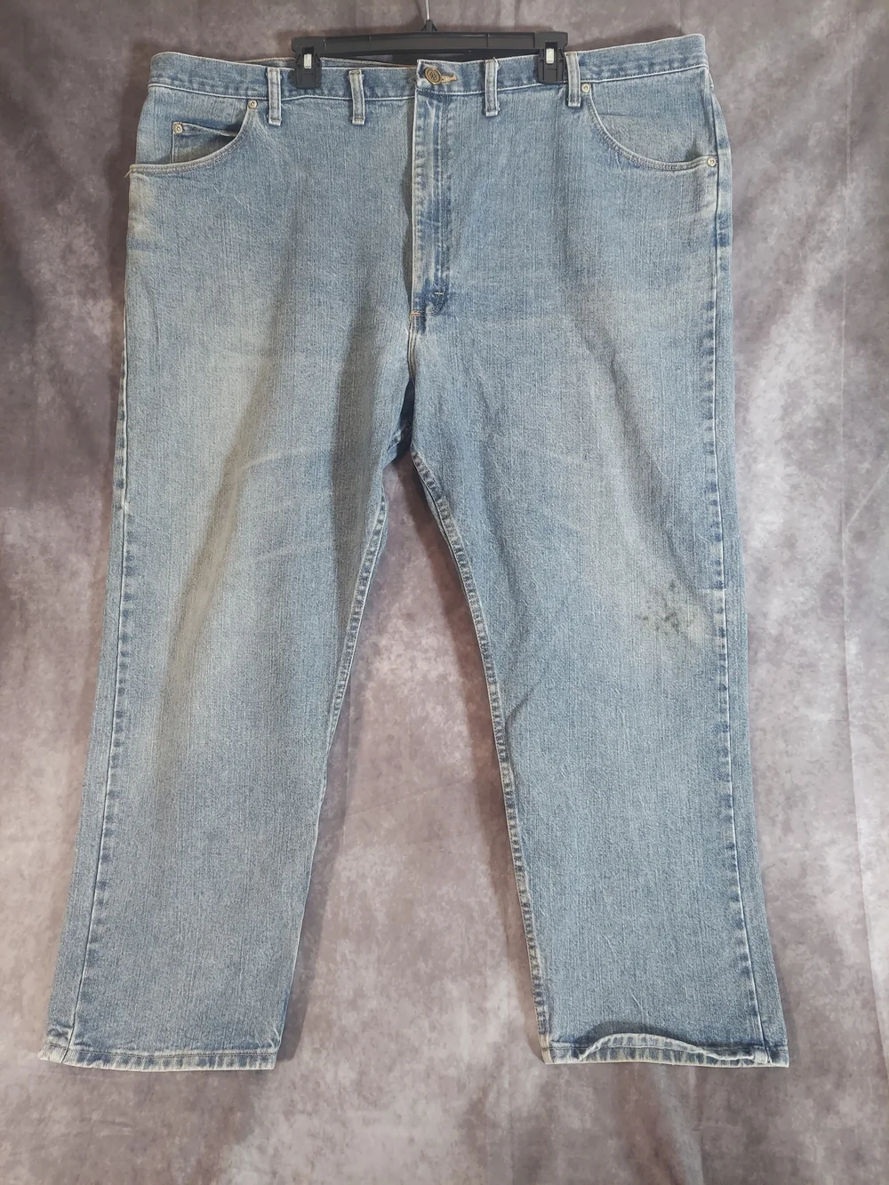 Wrangler Men's Relaxed Fit Jeans Light Wash Big & Tall Size 48x30 W/ Repairs VGC
